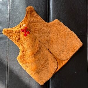 NWOT Tahari Girl’s Cozy Vest